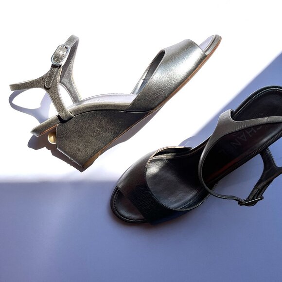 Authentic CHANEL Pearl CC Logo Silver Leather 2016 Wedge Sandals 38.5C 8 - Picture 15 of 15